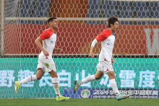 他回家了，回到了深爱的巴塞罗那