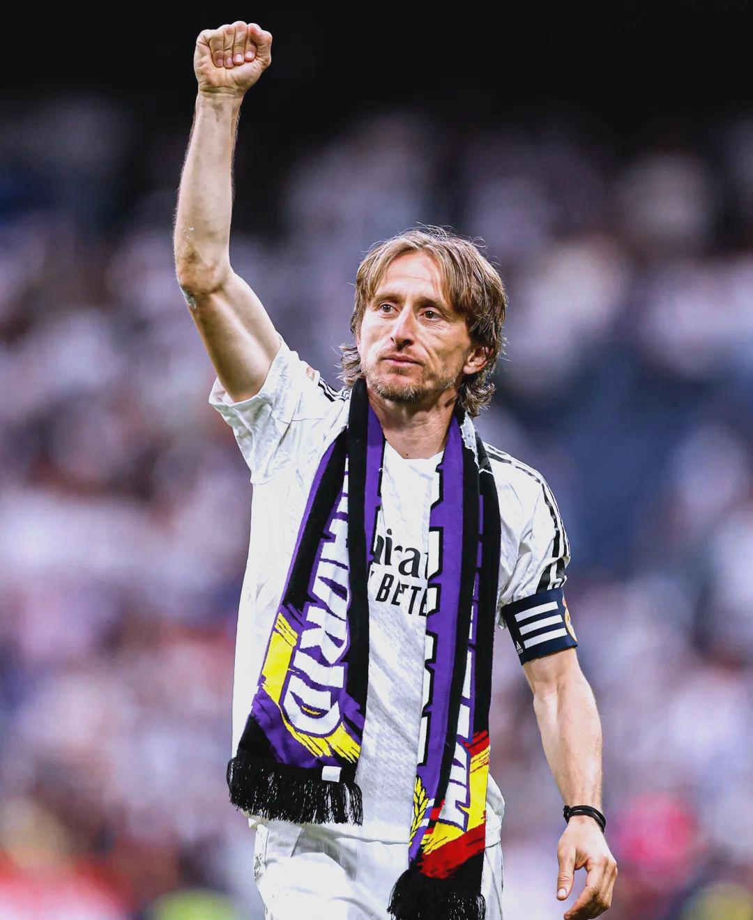 德天空：多特关注昆滕-廷贝尔；布兰特开始学习西班牙语