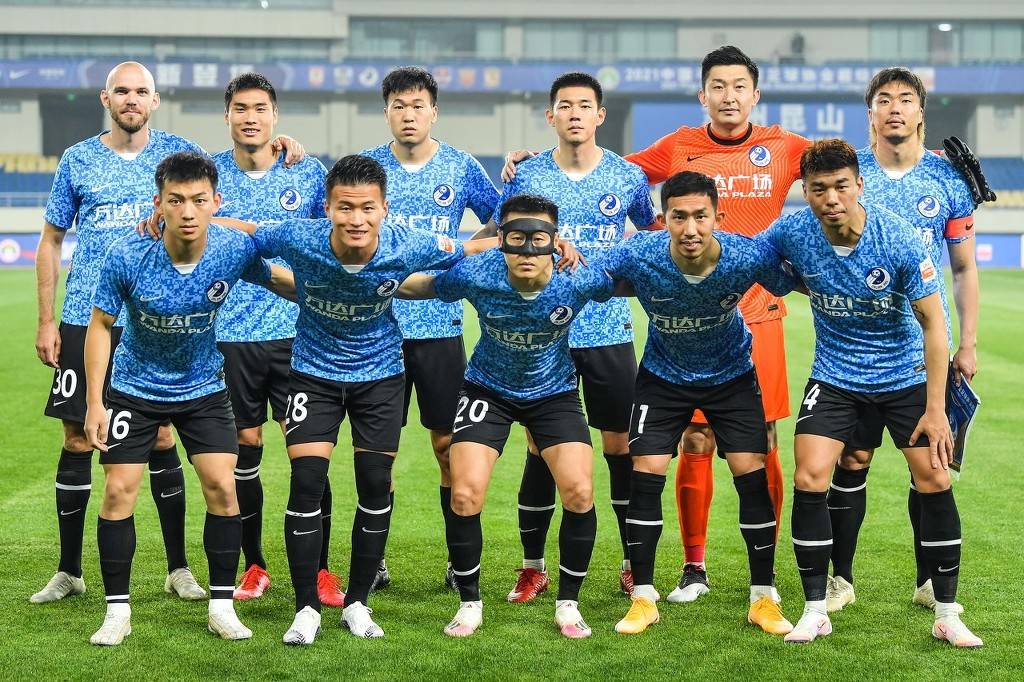 迈克·布朗谈沙梅特右肩伤情：将在未来几天接受全面评估