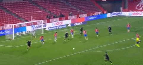 今天体能考验很大！杨瀚森次节被换下脸露疲倦