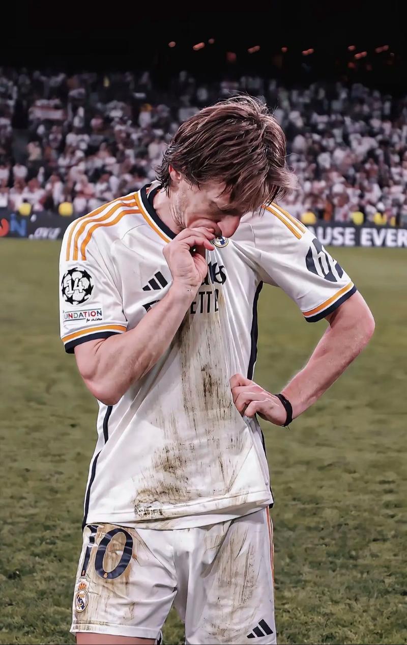 齐沃：种种困难让我们在赢球后更高兴；今天的劳塔罗值得拥抱