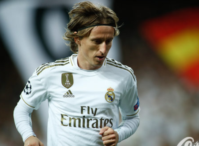 伊朗前锋塔雷米欧冠赛场攻破皇马大门！成为第二位攻...